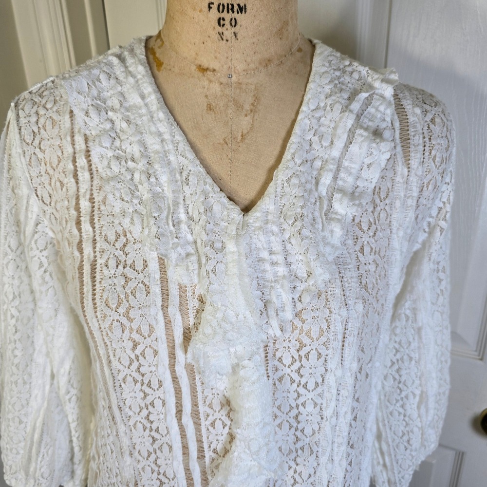 Go Fish White Lace Blouse Ruffle V Neck 3/4 Sleeve‎ Semi Sheer Top